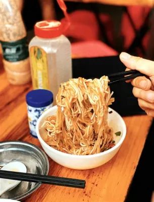  해코우 쌀국수: 매콤한 국물에 은은한 향긋함을 더하다!